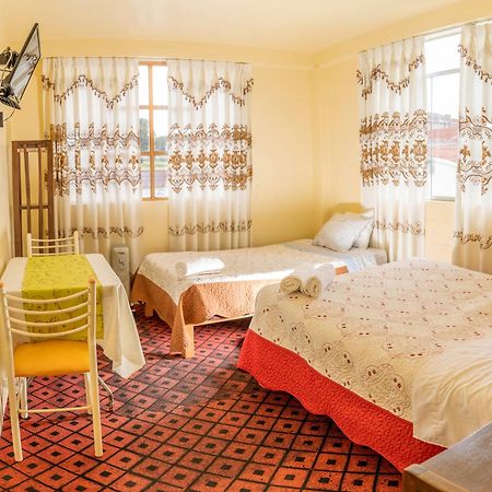 Hotel Summita Yunguyo Buitenkant foto