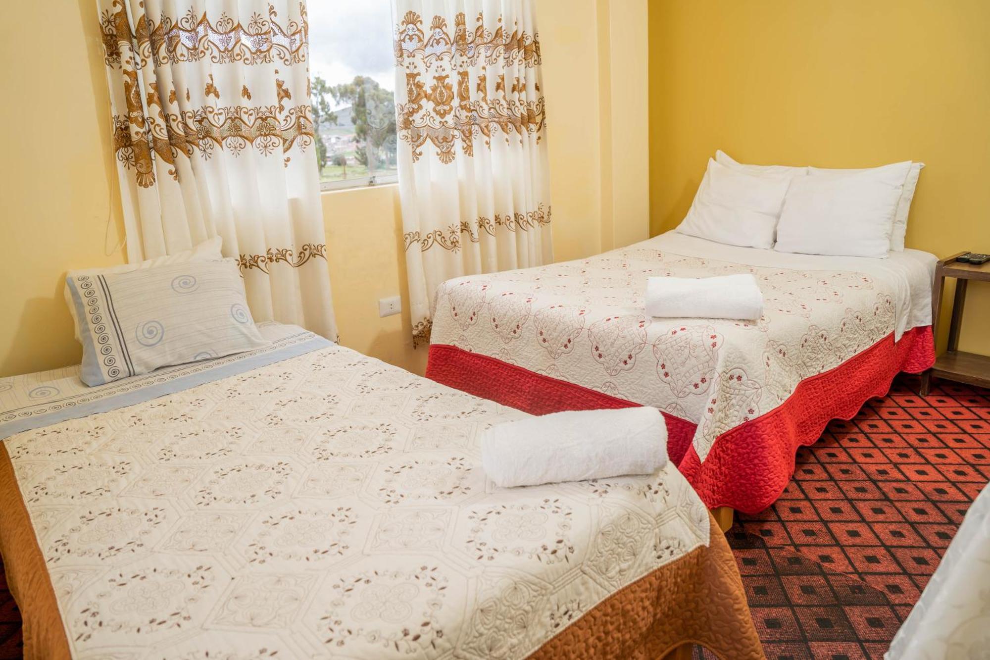 Hotel Summita Yunguyo Buitenkant foto