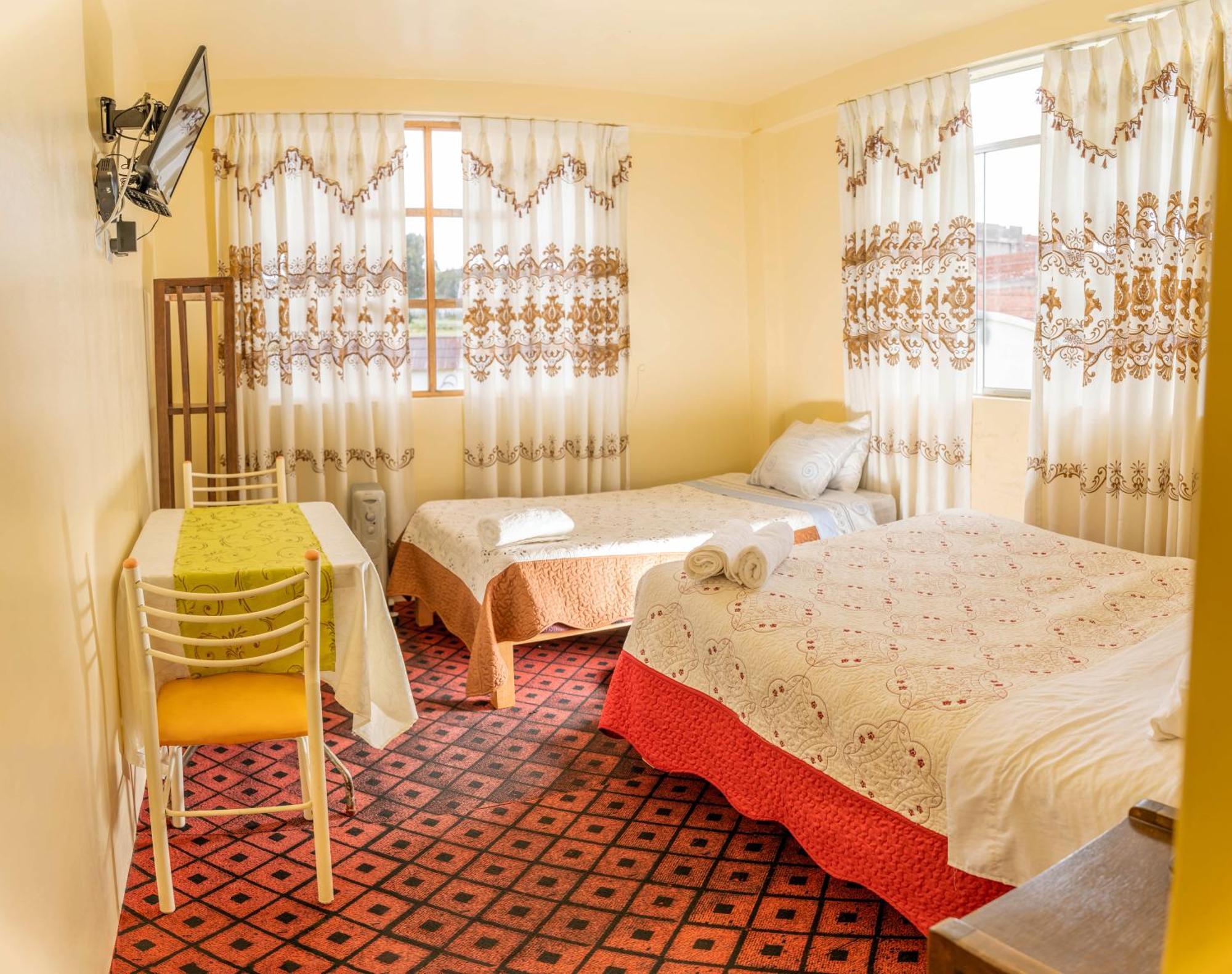 Hotel Summita Yunguyo Buitenkant foto