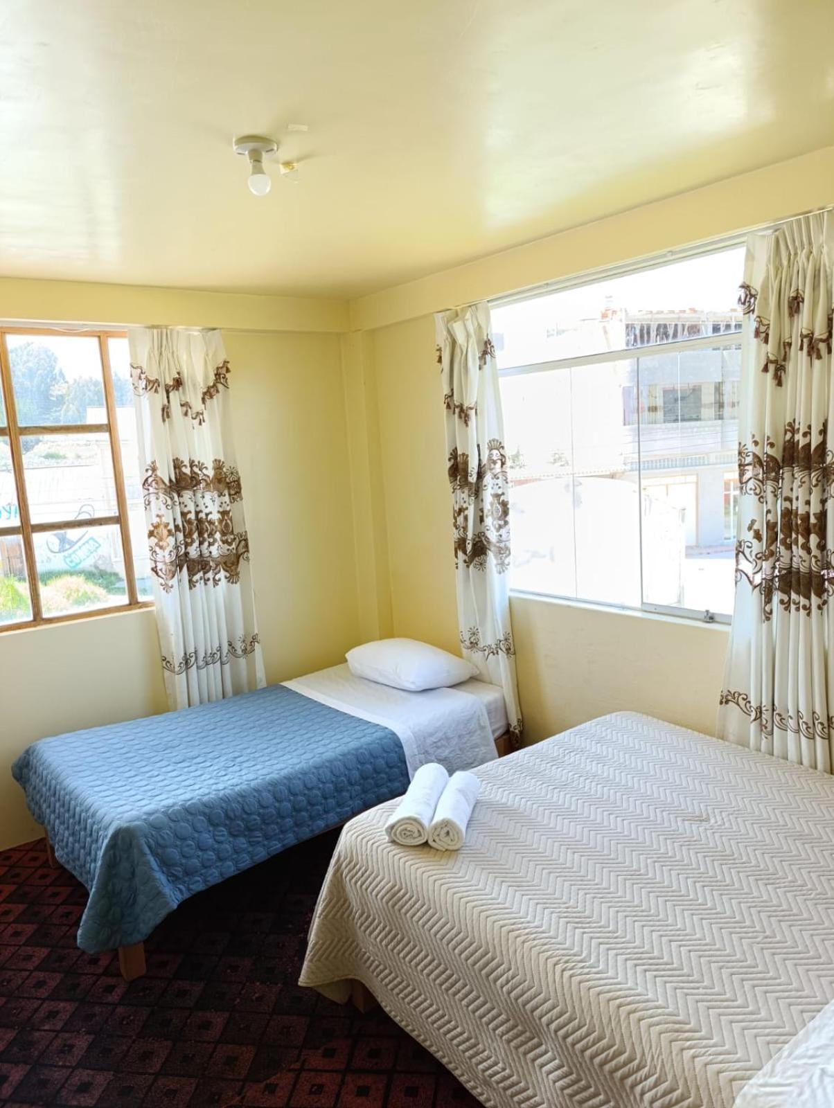 Hotel Summita Yunguyo Buitenkant foto