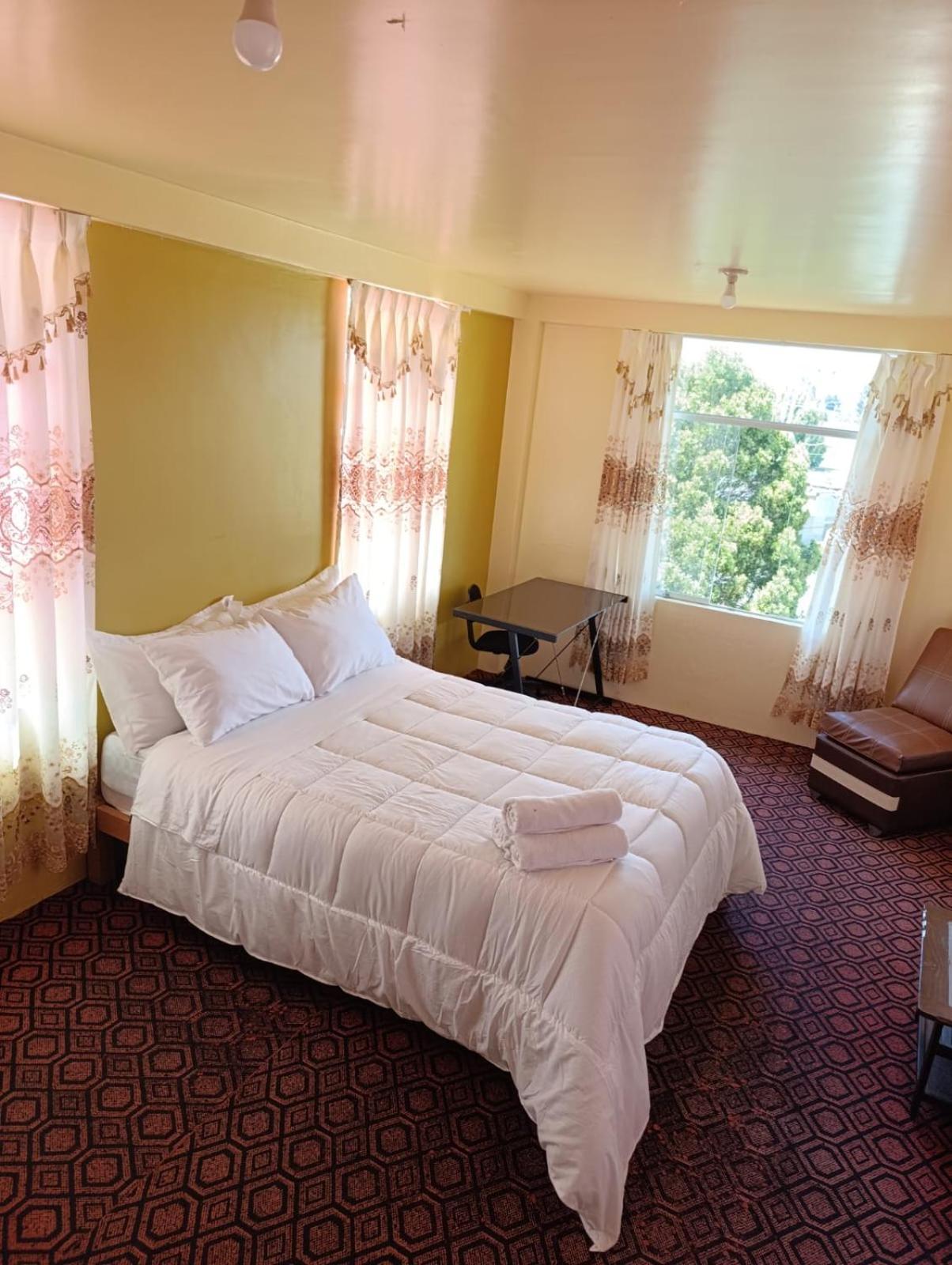 Hotel Summita Yunguyo Buitenkant foto