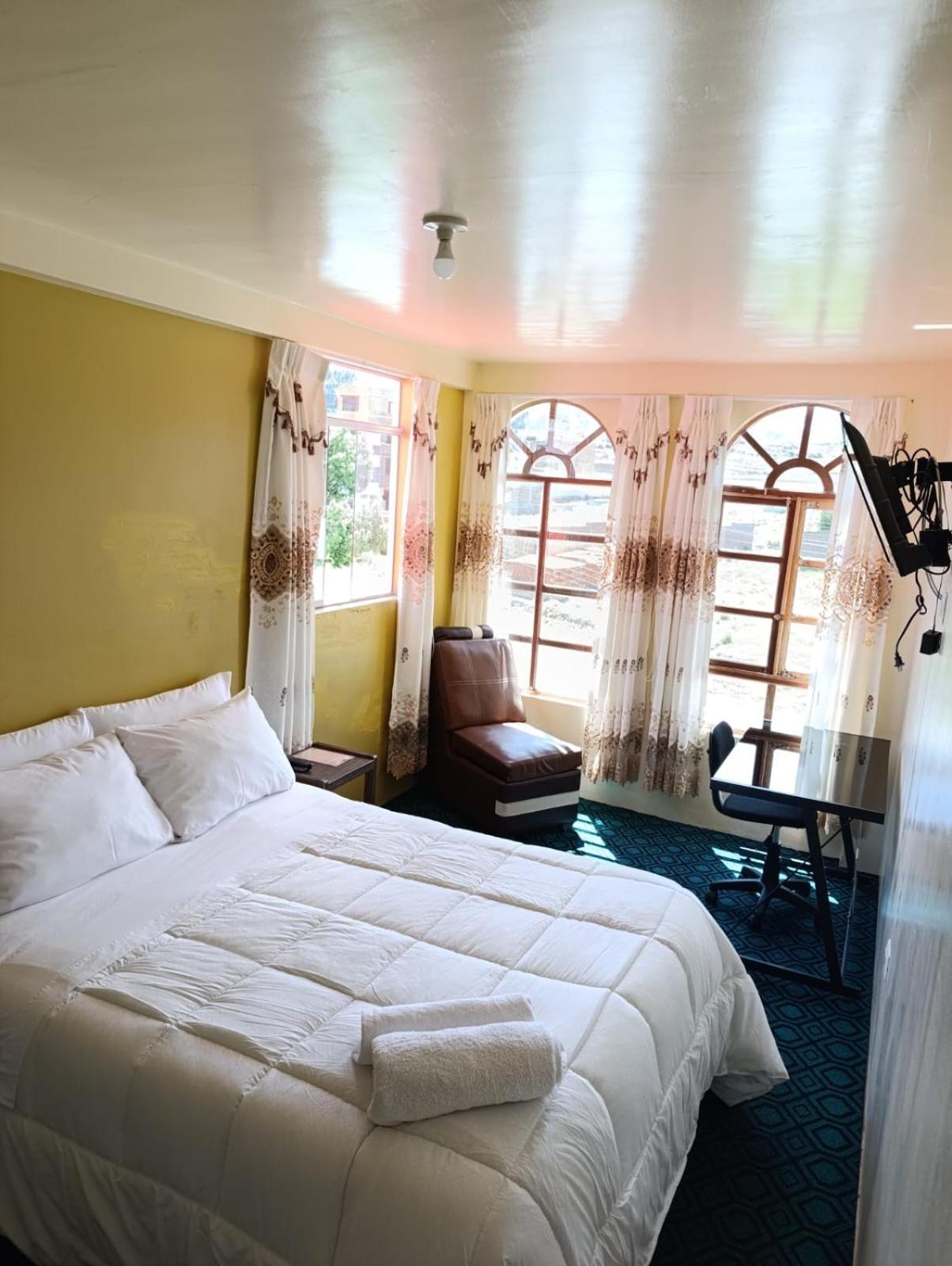 Hotel Summita Yunguyo Buitenkant foto