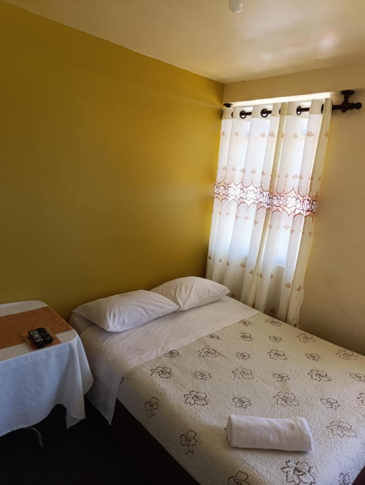 Hotel Summita Yunguyo Buitenkant foto