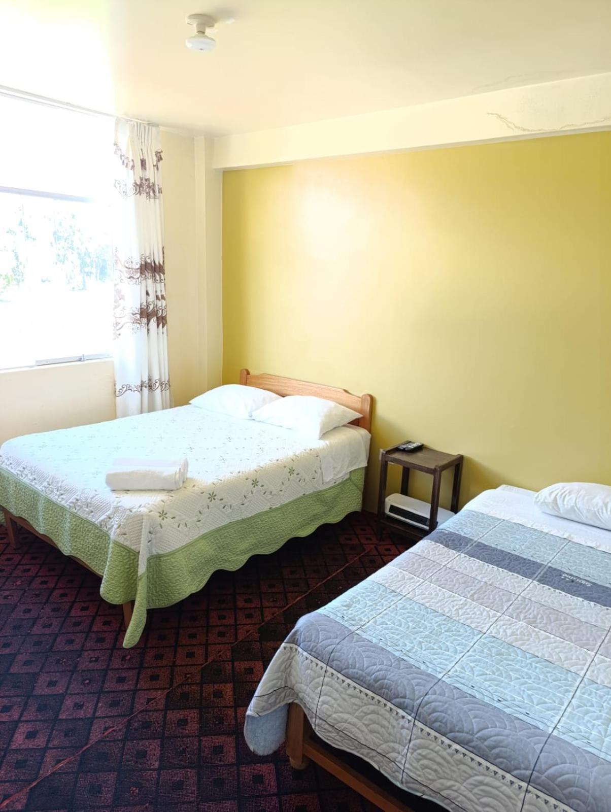 Hotel Summita Yunguyo Buitenkant foto