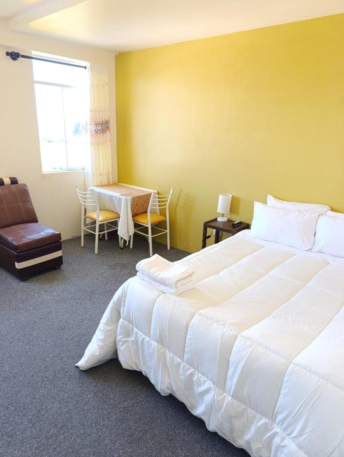 Hotel Summita Yunguyo Buitenkant foto