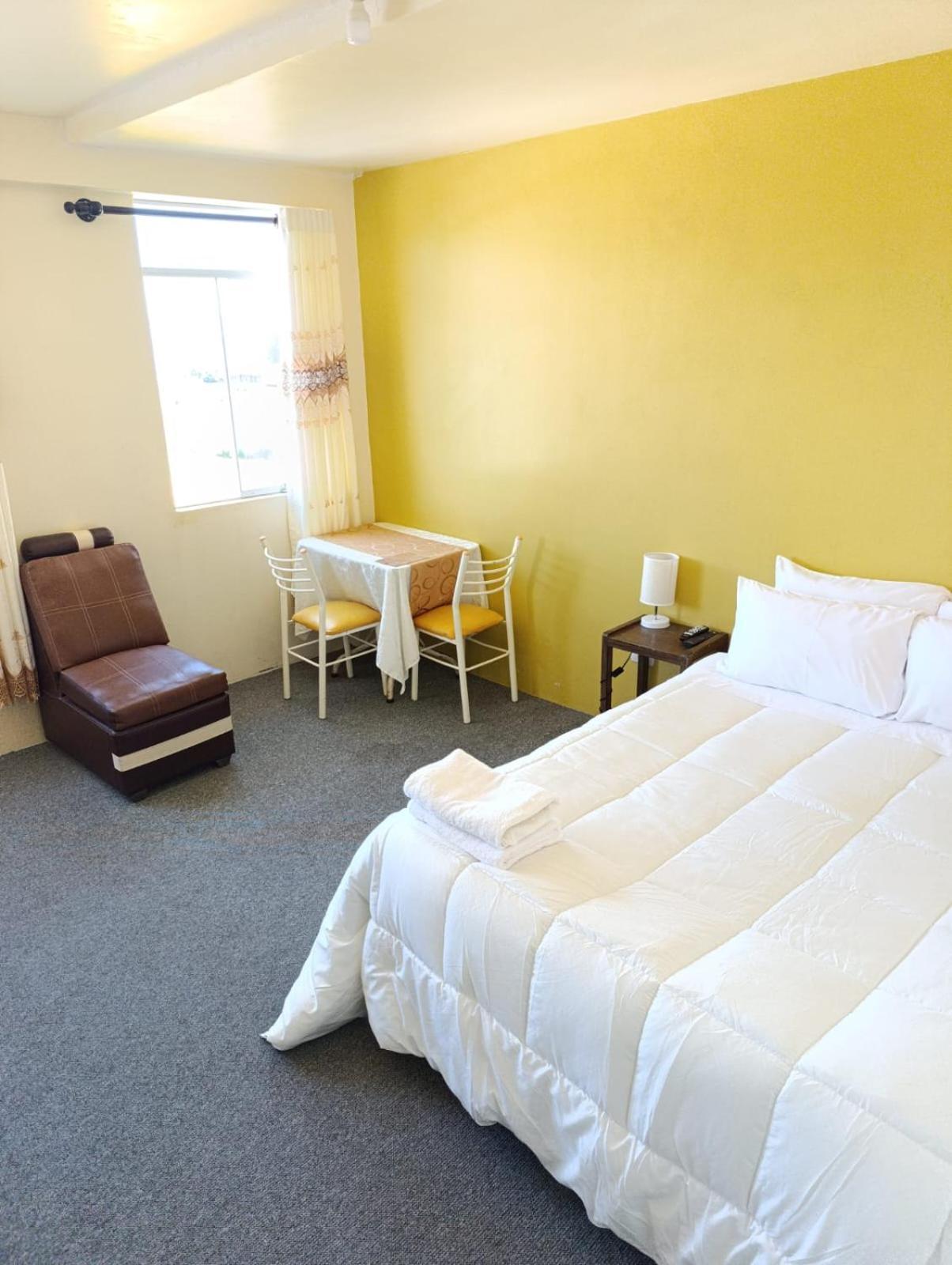Hotel Summita Yunguyo Buitenkant foto