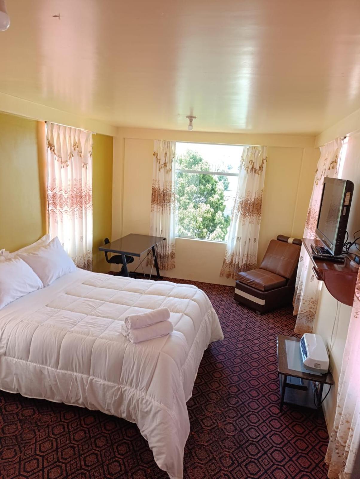 Hotel Summita Yunguyo Buitenkant foto