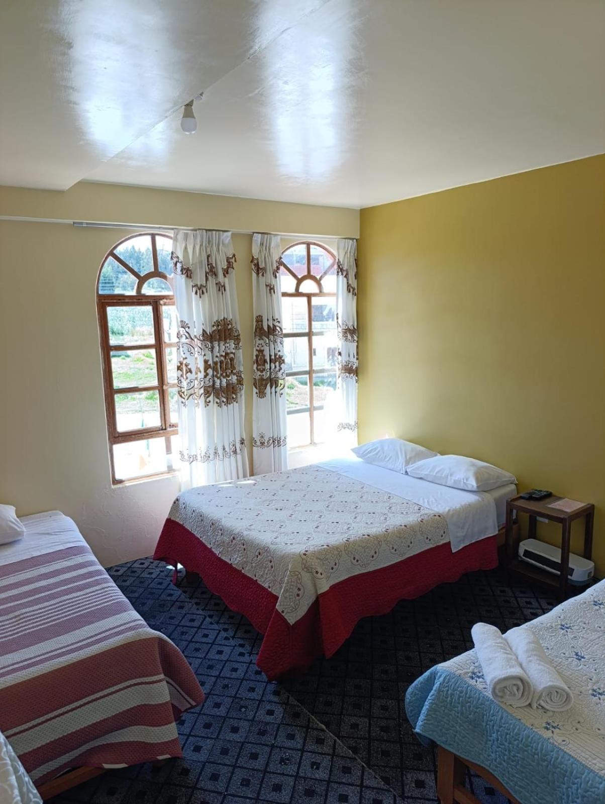 Hotel Summita Yunguyo Buitenkant foto